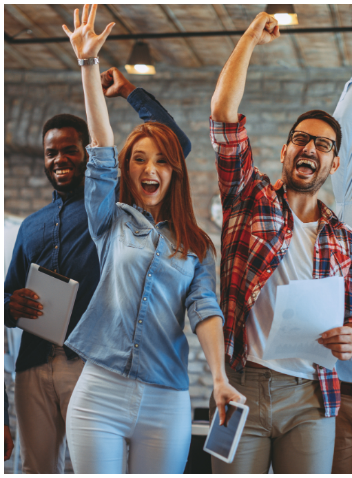 Équipe professionnelle célébrant une réussite collective lors d’un accompagnement 3C’ISA Formation Isabelle BOULZE